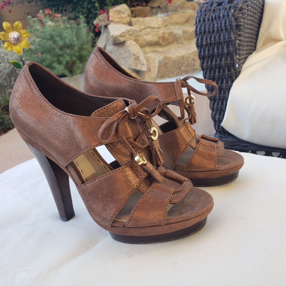 Heels - Picture 5 of 7